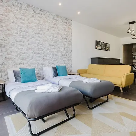 公寓 Lovely Penthouse In St Paul's By Homely