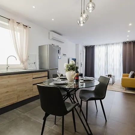 Lovely Penthouse In St Paul's By Homely 公寓