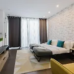 Lovely Penthouse In St Paul's By Homely アパート セント・ポールズ・ベイ