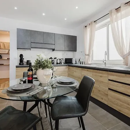 Lovely Penthouse In St Paul's By Homely * St. Paul's Bay