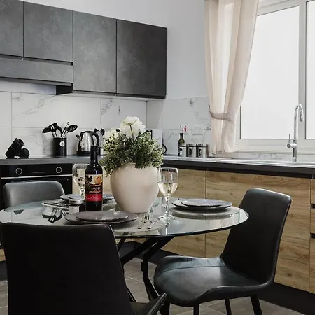 Lovely Penthouse In St Paul's By Homely Apartment