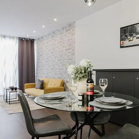 Lovely Penthouse In St Paul's By Homely * St. Paul's Bay