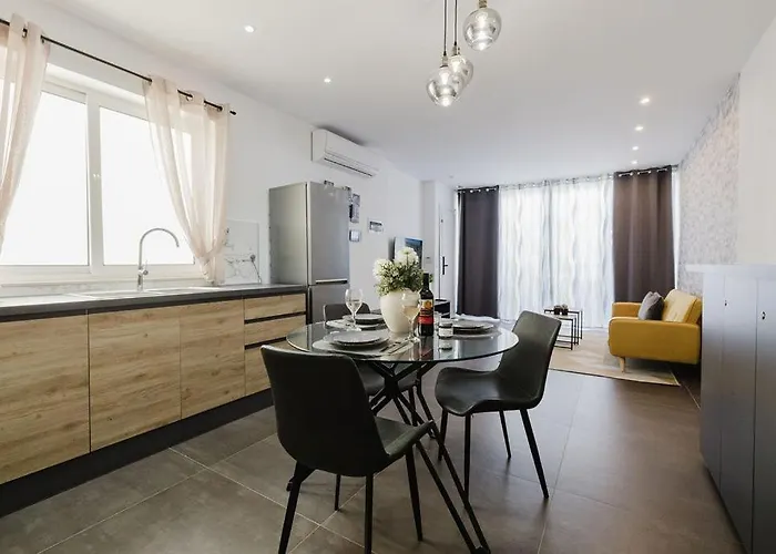 Lovely Penthouse In St Paul's By Homely 公寓