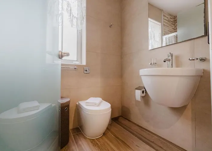 Lovely Penthouse In St Paul's By Homely 公寓 *