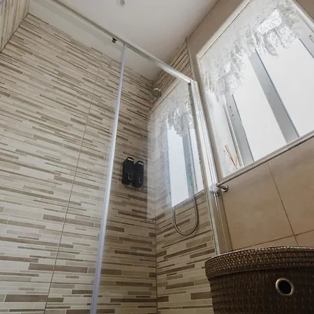 Lovely Penthouse In St Paul's By Homely شقة