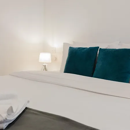 شقة Lovely Penthouse In St Paul's By Homely *