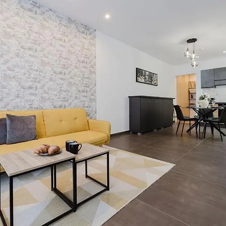 Lovely Penthouse In St Paul's By Homely